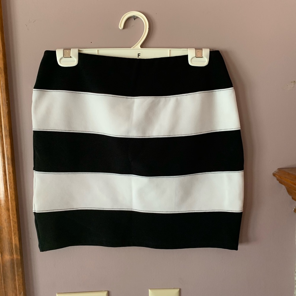 Black and Whit stripped skirt